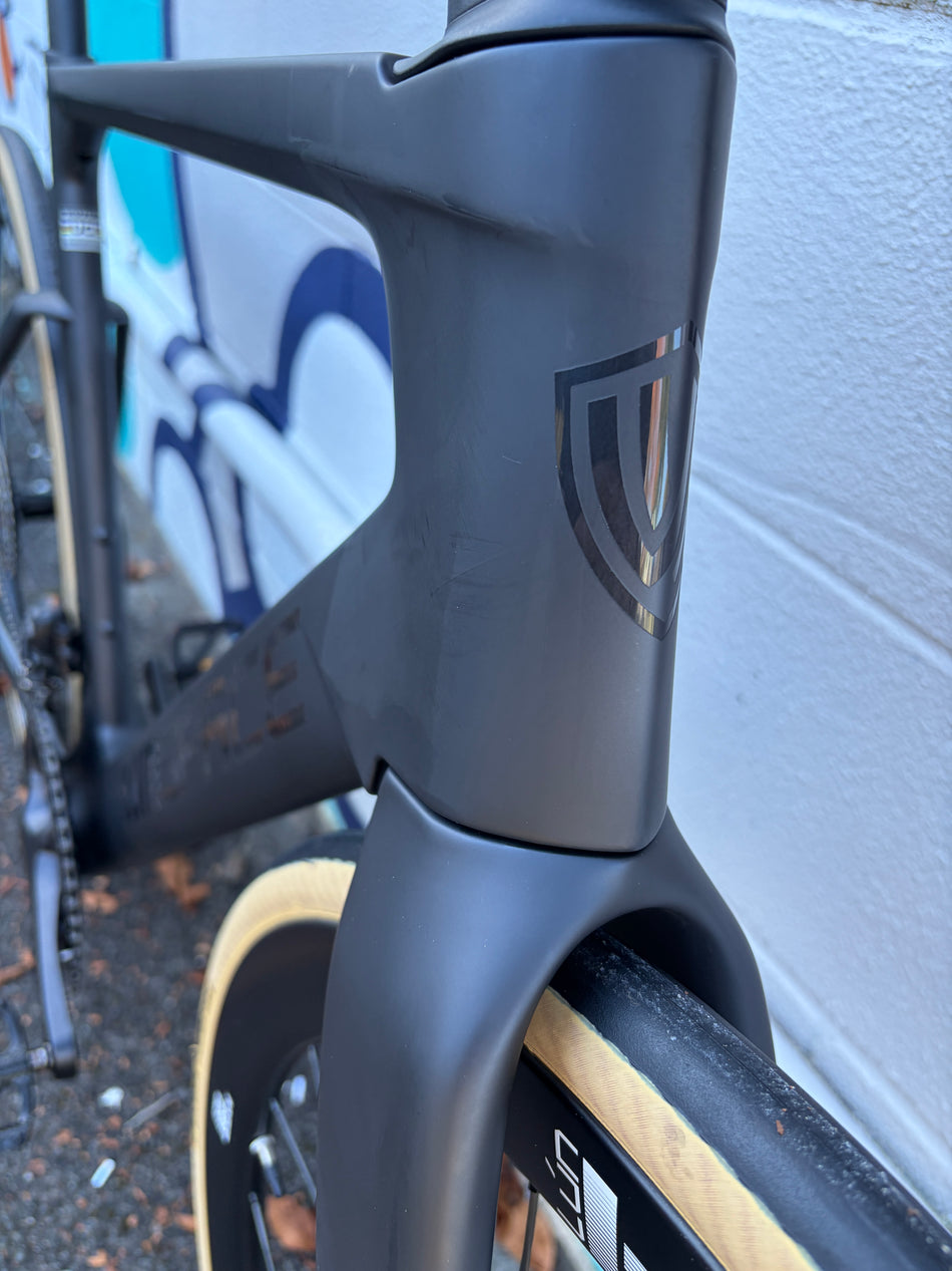 [NEW STOCK ON HAND] Winspace M6 Carbon Black (L) Upgraded Wheelset