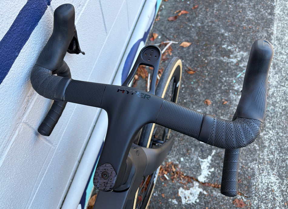 [NEW STOCK ON HAND] Winspace M6 Carbon Black (L) Upgraded Wheelset