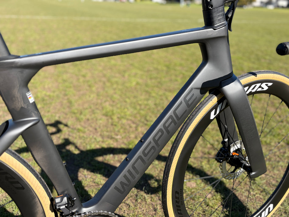 [NEW STOCK ON HAND] Winspace M6 Carbon Black (L) Ultegra Di2