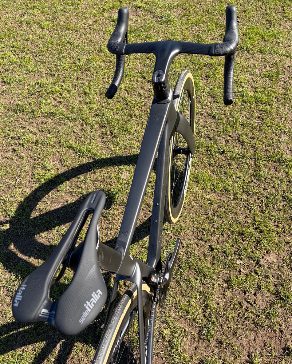 [NEW STOCK ON HAND] Winspace M6 Carbon Black (L) Ultegra Di2